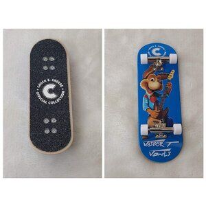 Chuck E Cheese Jasper T Jowls Mini Finger Skateboard Limited Edition